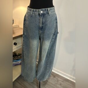 Dazy Fashion Wide Leg Loose Fit Cropped Jeans - Size M